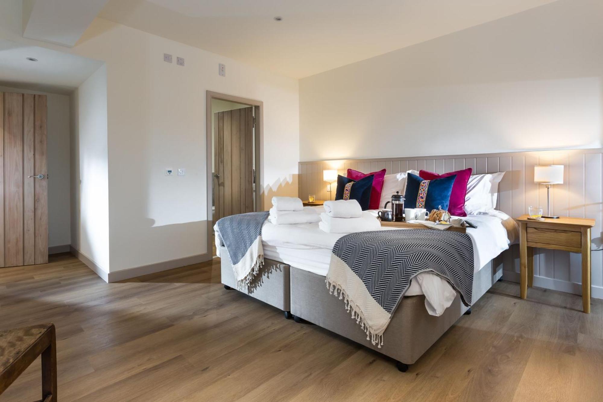 The Barn At Plas Ashpool Sleeps 8 Llandyrnog Ngoại thất bức ảnh