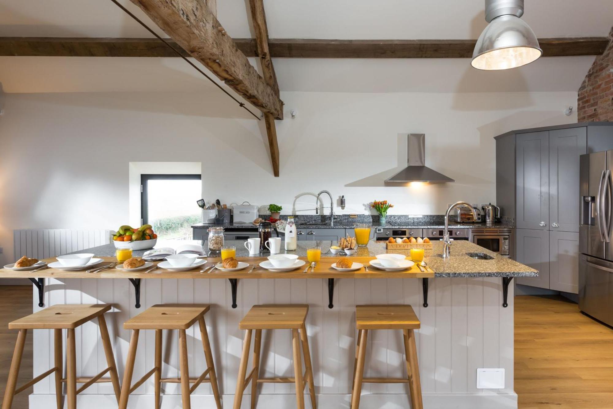 The Barn At Plas Ashpool Sleeps 8 Llandyrnog Ngoại thất bức ảnh